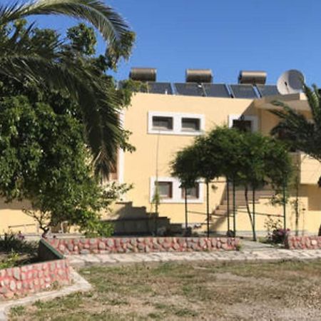 Makis Apartments Сития Екстериор снимка