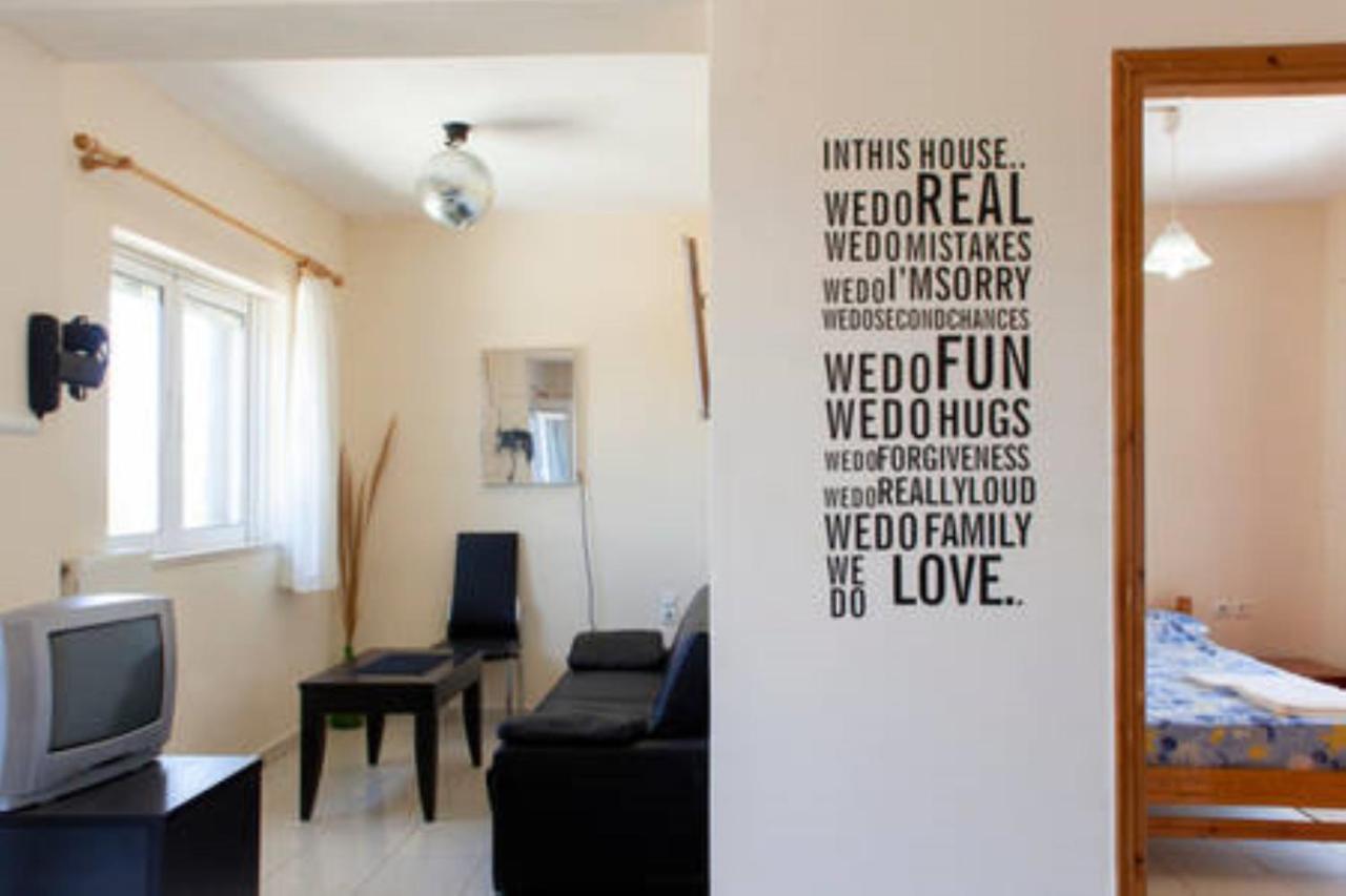Makis Apartments Сития Екстериор снимка